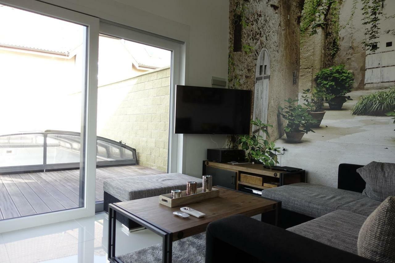 Tiny House With Private Pool Apartment Janosikova Exterior foto