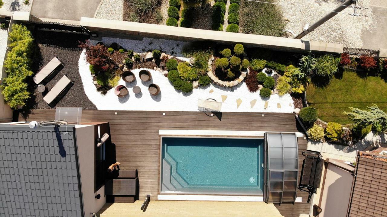 Tiny House With Private Pool Apartment Janosikova Exterior foto